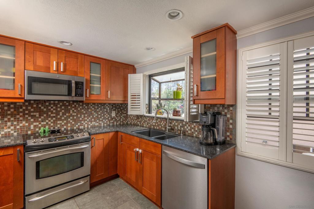 1411 Robinson Ave - photo 3