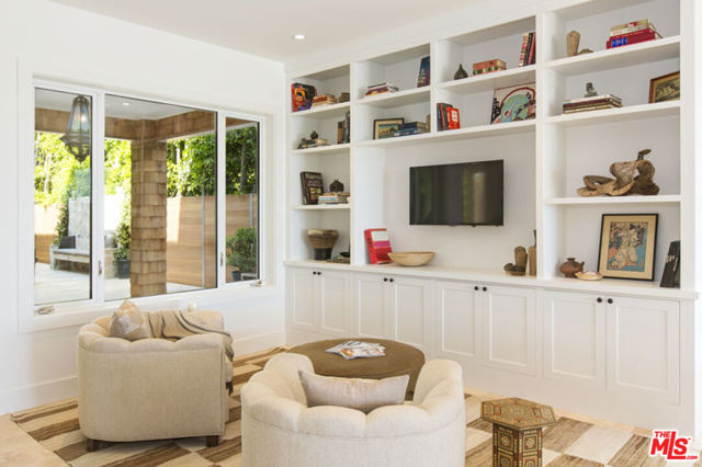 23812 Malibu Road, Malibu CA: https://media.crmls.org/mediaz/4eddb7fd-0f7b-4cba-a594-39a2b96120ab.jpg