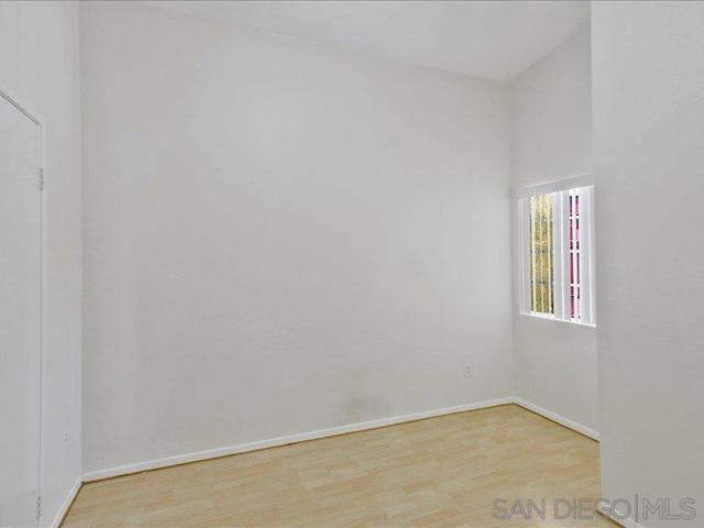 1277 Glencoe Dr, San Diego CA: https://media.crmls.org/mediaz/4ede3927-4259-41c2-a6d8-3a2c1f732af6.jpg