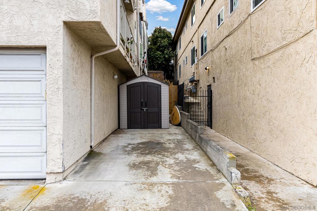 MLS #250035038SD img 22