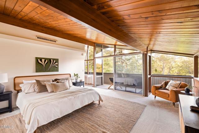 1256 Club House Drive, Pasadena CA: https://media.crmls.org/mediaz/4edeb5fd-0f46-432e-a2c4-b73ec1b6baf1.jpg
