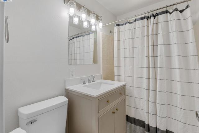 4260 Irene Drive, Martinez CA: https://media.crmls.org/mediaz/4edee095-f1f9-4017-a611-70479a708509.jpg