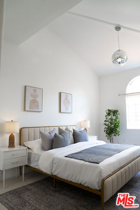 1515 N Fairfax Avenue, Los Angeles CA: https://media.crmls.org/mediaz/4edee6bd-3894-4088-a21d-44d3174cdd11.jpg