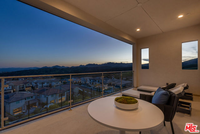 20668 W Hummingbird Court, Porter Ranch CA: https://media.crmls.org/mediaz/4edee94f-a3e7-48aa-a6f0-4eb6e6abc20c.jpg