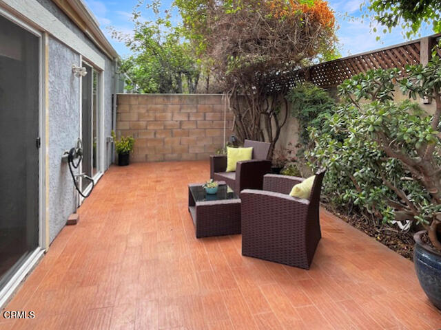 476 Harbor Lights Lane, Port Hueneme CA: https://media.crmls.org/mediaz/4edf30d6-6dba-4351-9c71-6faa69e6c36b.jpg