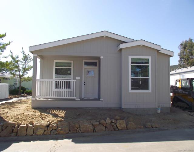 35109 Highway 79, Warner Springs CA: https://media.crmls.org/mediaz/4ee00ea8-be35-4ab1-8004-b75d9a4c8056.jpg
