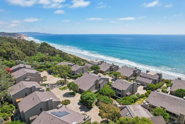 119 Spinnaker Ct, Del Mar CA: https://media.crmls.org/mediaz/4ee029b0-0933-41d8-b102-ef08587106e6.jpg