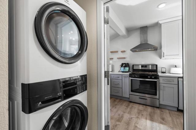 719 Circle Court, South San Francisco CA: https://media.crmls.org/mediaz/4ee0fefc-6fd2-4595-a6a4-3e24cd646598.jpg