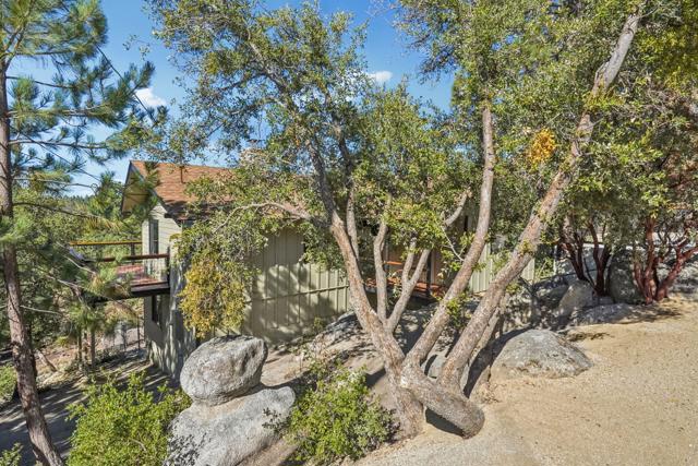 54091 Northridge, Idyllwild CA: https://media.crmls.org/mediaz/4ee12449-87f9-4483-bbd7-5d60452c0e5c.jpg