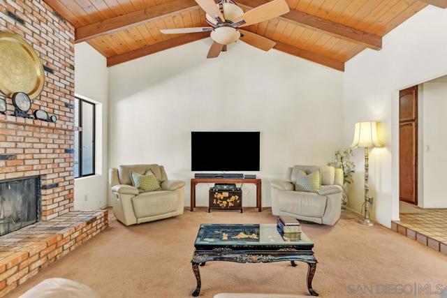 3176 Via Viejas, Alpine CA: https://media.crmls.org/mediaz/4ee158dc-4efa-429f-9242-72e73f2bc180.jpg