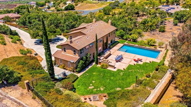 1272 Chateau Montelena, Bonsall CA: https://media.crmls.org/mediaz/4ee20bfb-9109-45ac-825d-464414ff270d.jpg