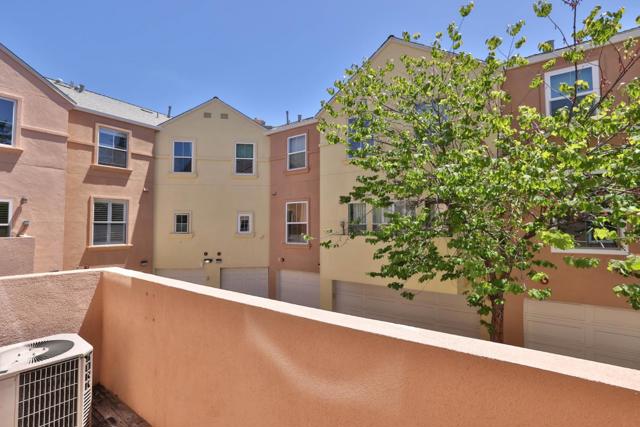 101 Showers Court, Mountain View CA: https://media.crmls.org/mediaz/4ee240ed-44e9-4d4f-9242-f524dfe65048.jpg