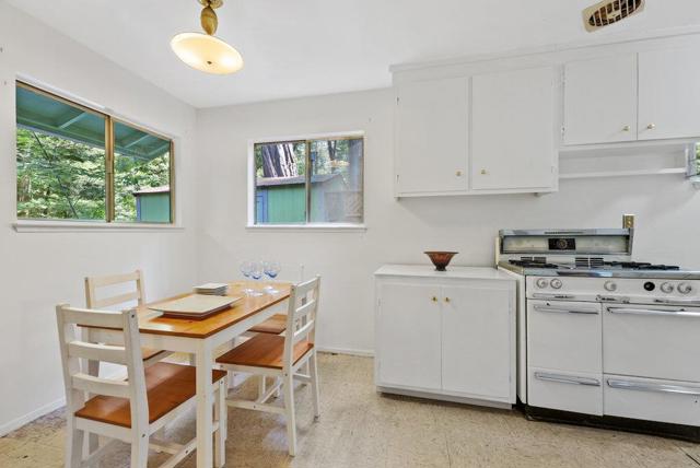 13550 Bear Creek Road, Boulder Creek CA: https://media.crmls.org/mediaz/4ee29b15-1d83-4f77-b87c-43c3a4450059.jpg