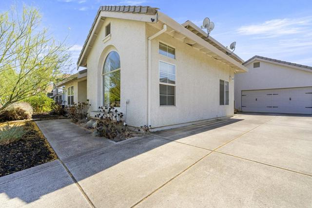 16373 Juan Hernandez Drive, Morgan Hill CA: https://media.crmls.org/mediaz/4ee2c088-3465-4bab-8702-a796e4932090.jpg