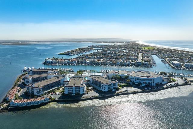 85 Catspaw Cpe, Coronado CA: https://media.crmls.org/mediaz/4ee2d46f-e87d-4c82-a9fe-c132a5690ea4.jpg