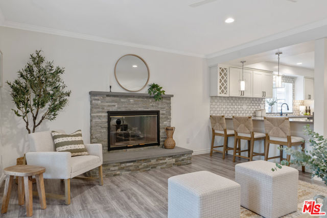 10037 Sunnybrae Avenue, Chatsworth CA: https://media.crmls.org/mediaz/4ee3173d-8bff-4870-b2c2-213533eec43e.jpg