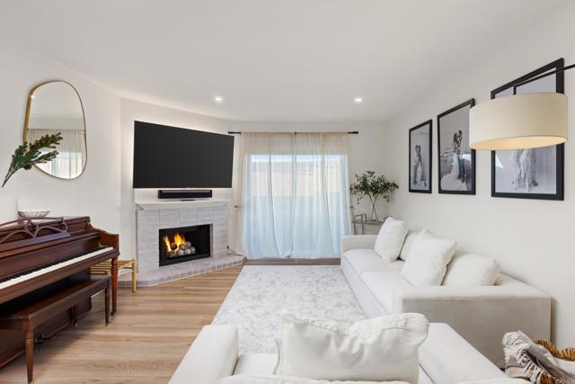 Detail Gallery Image 7 of 31 For 3992 60th St #113,  San Diego,  CA 92115 - 3 Beds | 2/1 Baths