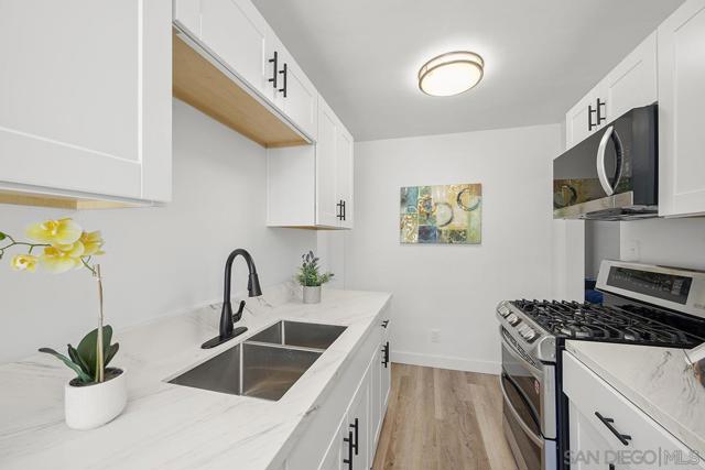 745 West St, San Diego CA: https://media.crmls.org/mediaz/4ee3fbce-6155-4429-93f9-04c9147cbdd8.jpg