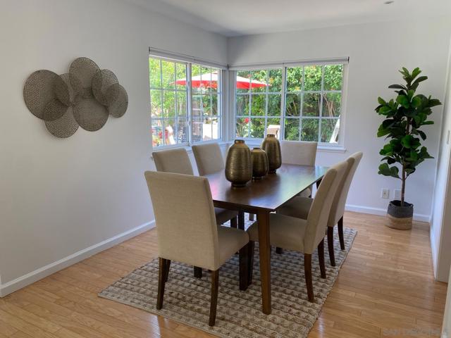 359 W Glenwood Ave, Fullerton CA: https://media.crmls.org/mediaz/4ee40f29-e5b7-44f0-8e96-18a4a4d073cb.jpg