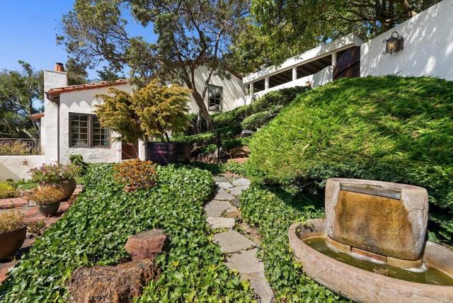 547 Monterey, Aptos CA: https://media.crmls.org/mediaz/4ee412bd-b2b0-49c4-b69b-97aca9f67320.jpg