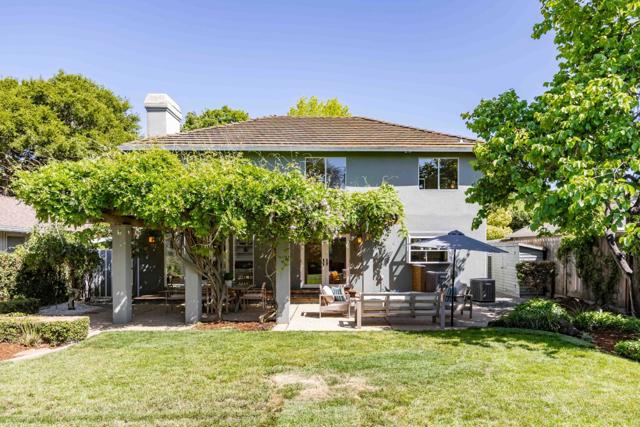 590 Military Way, Palo Alto CA: https://media.crmls.org/mediaz/4ee458cb-836c-422b-80b2-748e7b3ad83f.jpg
