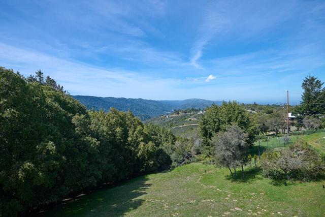 17035 Bohlman Road, Saratoga CA: https://media.crmls.org/mediaz/4ee4bb14-05d1-4346-b846-31fe34824e92.jpg