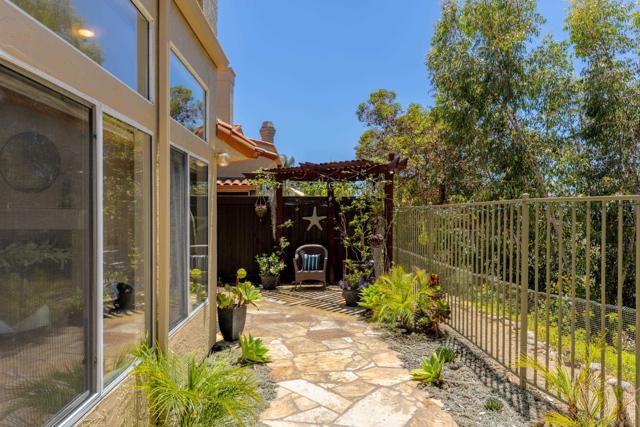 1466 Caminito Solidago, La Jolla CA: https://media.crmls.org/mediaz/4ee57d57-9c6f-4e75-97eb-1c1e2f2429f3.jpg