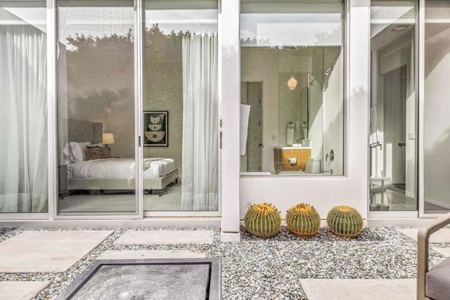 1961 S Palm Canyon Drive, Palm Springs CA: https://media.crmls.org/mediaz/4ee5a5d0-3936-4099-932c-161b4ab39744.jpg