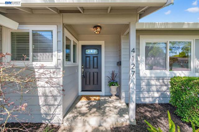 4127 Alvarado St, Pleasanton CA: https://media.crmls.org/mediaz/4ee5bf68-3efd-4cc6-8303-f8a4f19db1e7.jpg