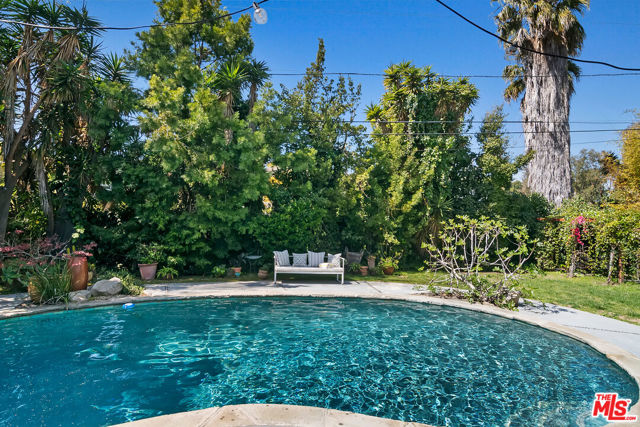 2299 Beverwil Drive, Los Angeles CA: https://media.crmls.org/mediaz/4ee5e779-e279-416d-9358-38c9a62272b6.jpg
