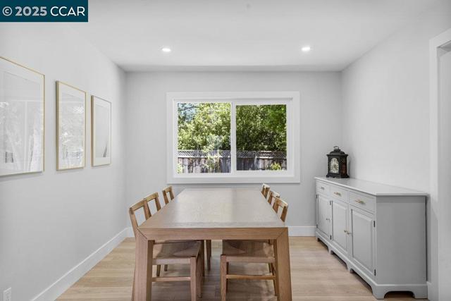 120 Paraiso Dr, Danville CA: https://media.crmls.org/mediaz/4ee610eb-942a-47ac-8b0d-0fdb4123b713.jpg