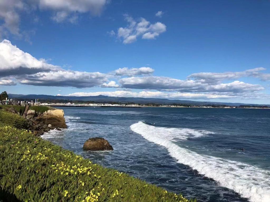 https://media.crmls.org/mediaz/4ee612d0-9e0d-4155-8aae-21d8a67652e3.jpg?preset=X-Large
