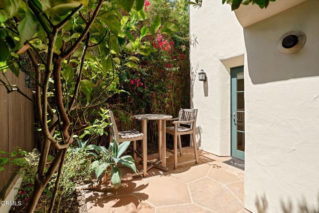 228 W Yanonali Street, Santa Barbara CA: https://media.crmls.org/mediaz/4ee62981-a3cd-45de-a2b9-93f5acf861eb.jpg
