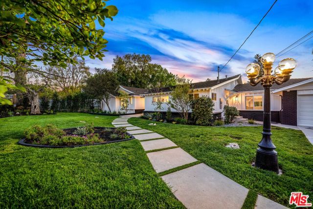 Image 2 for 20510 Dumont St, Woodland Hills, CA 91364