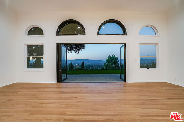 15851 Mulholland Place, Los Angeles CA: https://media.crmls.org/mediaz/4ee6a5a5-d17c-4920-a46e-b17fb79c55e1.jpg