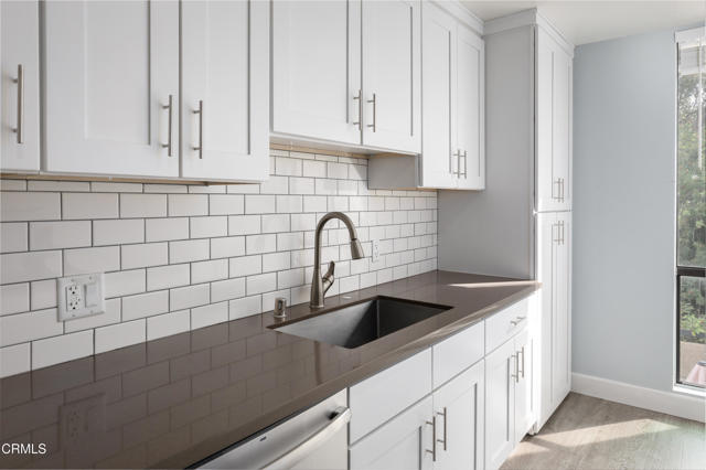 Detail Gallery Image 5 of 32 For 4041 via Marisol #210,  Los Angeles,  CA 90042 - 2 Beds | 2 Baths