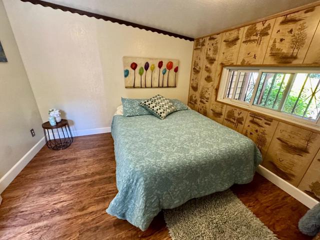 2727 Blenheim Avenue, Redwood City CA: https://media.crmls.org/mediaz/4ee75fd9-2fb8-4954-a8d9-641e74421191.jpg