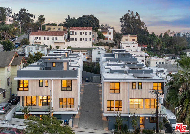 1320 W Cannon Drive, Los Angeles CA: https://media.crmls.org/mediaz/4ee7af94-49d0-4b96-b571-57c726851682.jpg