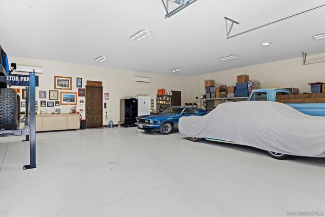 19553 Hidden Glen Road, Alpine CA: https://media.crmls.org/mediaz/4ee7e051-3e50-44de-99b5-5e5a118b6af4.jpg