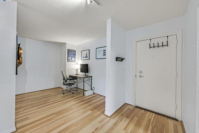1087 Murrieta Blvd, Livermore CA: https://media.crmls.org/mediaz/4ee8186a-e64f-463f-8ad9-1d228faeea98.jpg
