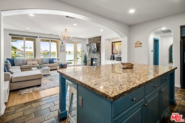 42871 Beato Drive, Indio CA: https://media.crmls.org/mediaz/4ee826aa-0200-4c6c-ae8c-9616ba28fc08.jpg