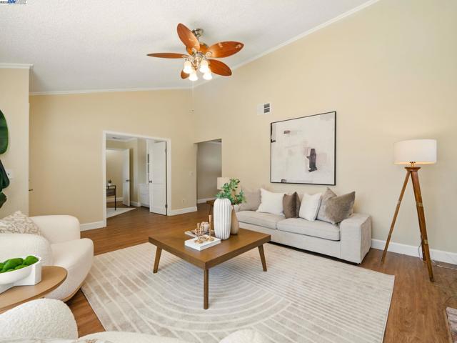 33537 Bardolph Cir, Fremont CA: https://media.crmls.org/mediaz/4ee87393-bc39-4808-84d8-74b4959fa006.jpg