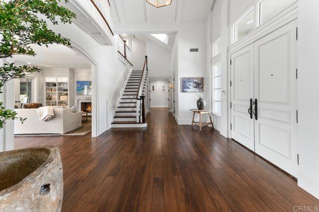 16625 Via Lago Azul, Rancho Santa Fe CA: https://media.crmls.org/mediaz/4ee89d25-4194-4083-b03a-d926c90952f7.jpg