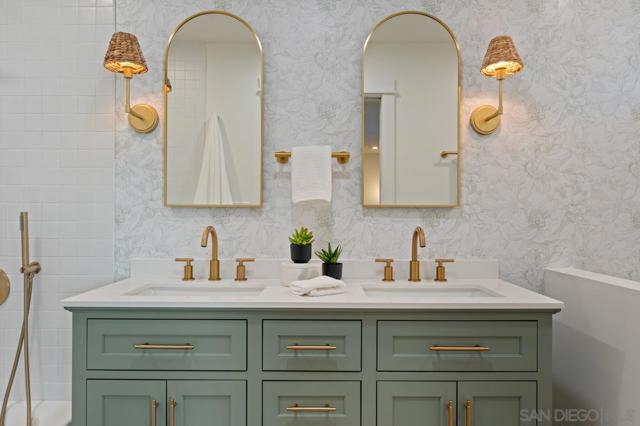 1155 Pepper Dr, El Cajon CA: https://media.crmls.org/mediaz/4ee89e98-c0cc-49ce-bfc2-aec3259387b4.jpg