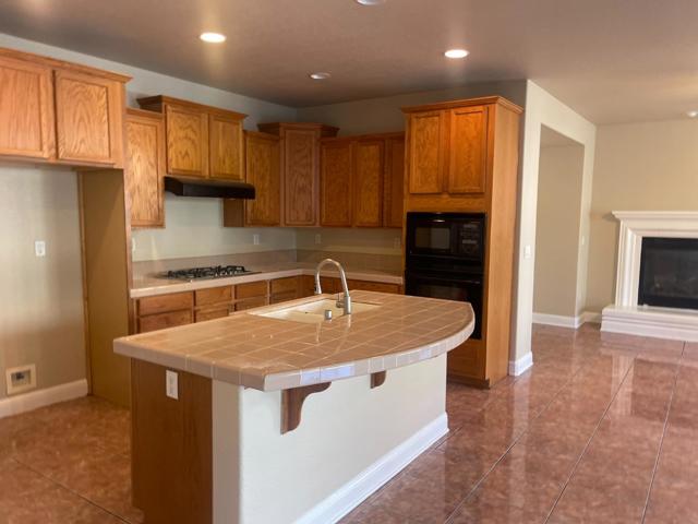 8747 Gessnger Dr, Elk Grove CA: https://media.crmls.org/mediaz/4ee8b531-b7ea-4031-97e6-322919ceba34.jpg