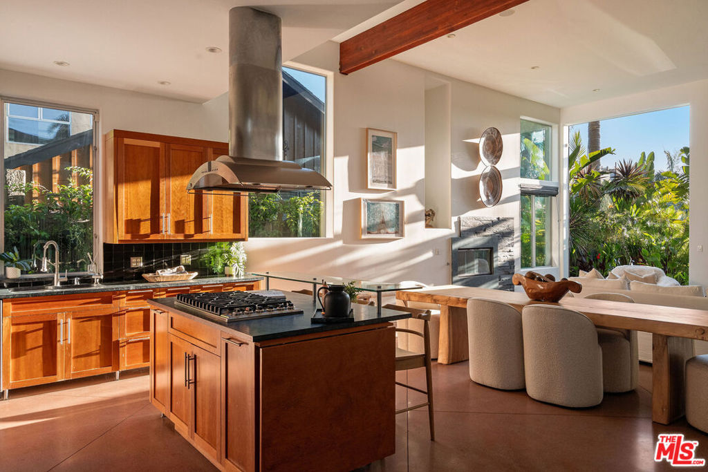 MLS #25589709 image #16