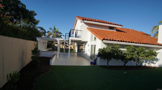 Detail Gallery Image 13 of 66 For 4955 Corlita Court Ct, San Diego,  CA 92122 - 3 Beds | 2/1 Baths