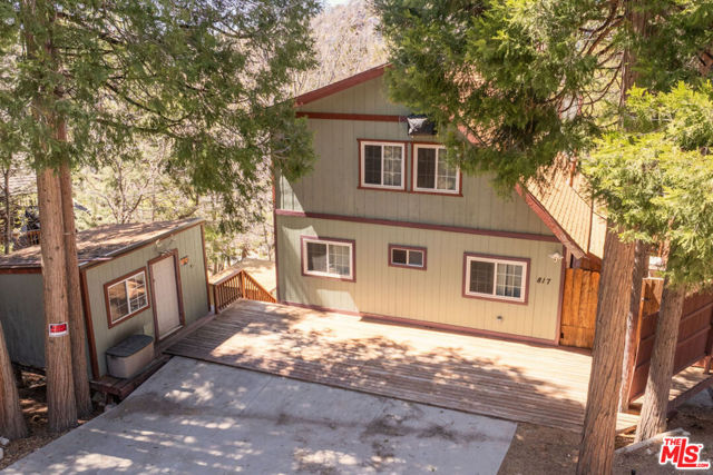 817 Grass Valley Road, Lake Arrowhead CA: https://media.crmls.org/mediaz/4ee90505-94b6-438b-90e5-f78c8dd9d6e8.jpg