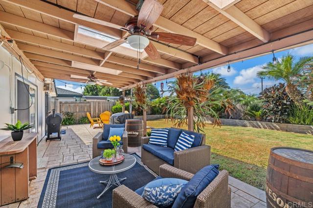 Detail Gallery Image 22 of 41 For 3542 Governor Dr, San Diego,  CA 92122 - 5 Beds | 3 Baths