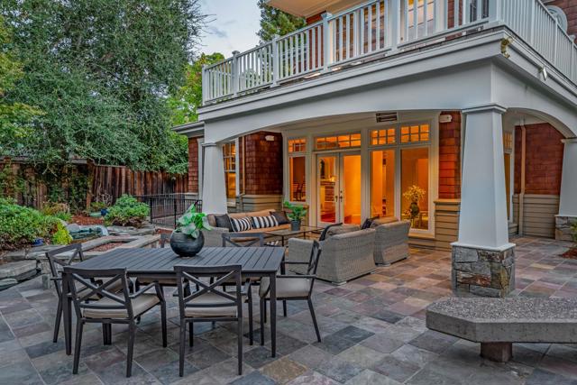 941 Berry Avenue, Los Altos CA: https://media.crmls.org/mediaz/4ee94ded-558e-42e8-80e0-97c1b08e725b.jpg